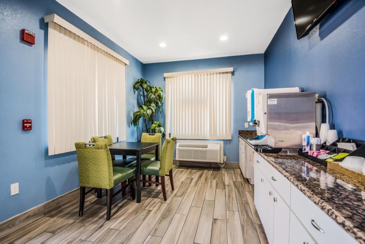 Scottish Inns & Suites Iah Airport-Beltway 8 Houston Extérieur photo